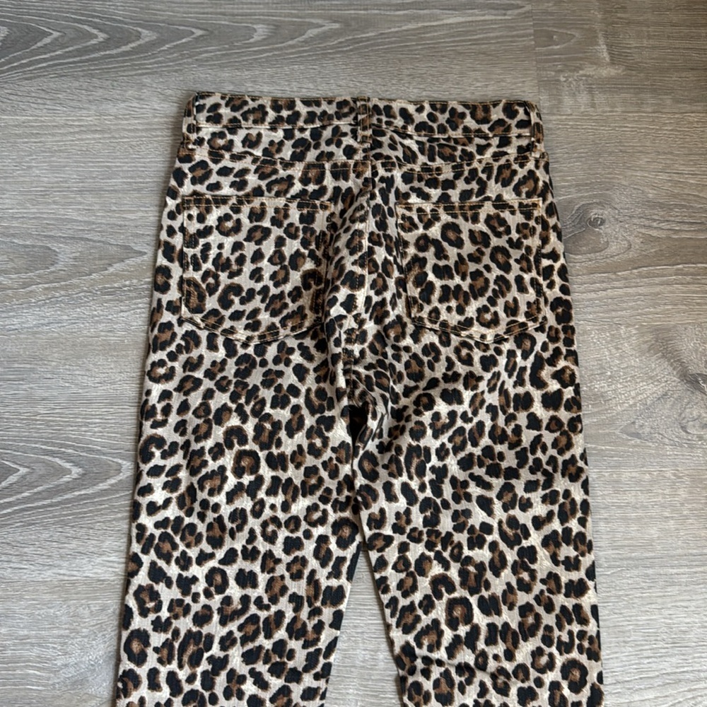 VERONICA BEARD Debbie Leopard Button Front Skinny… - image 11
